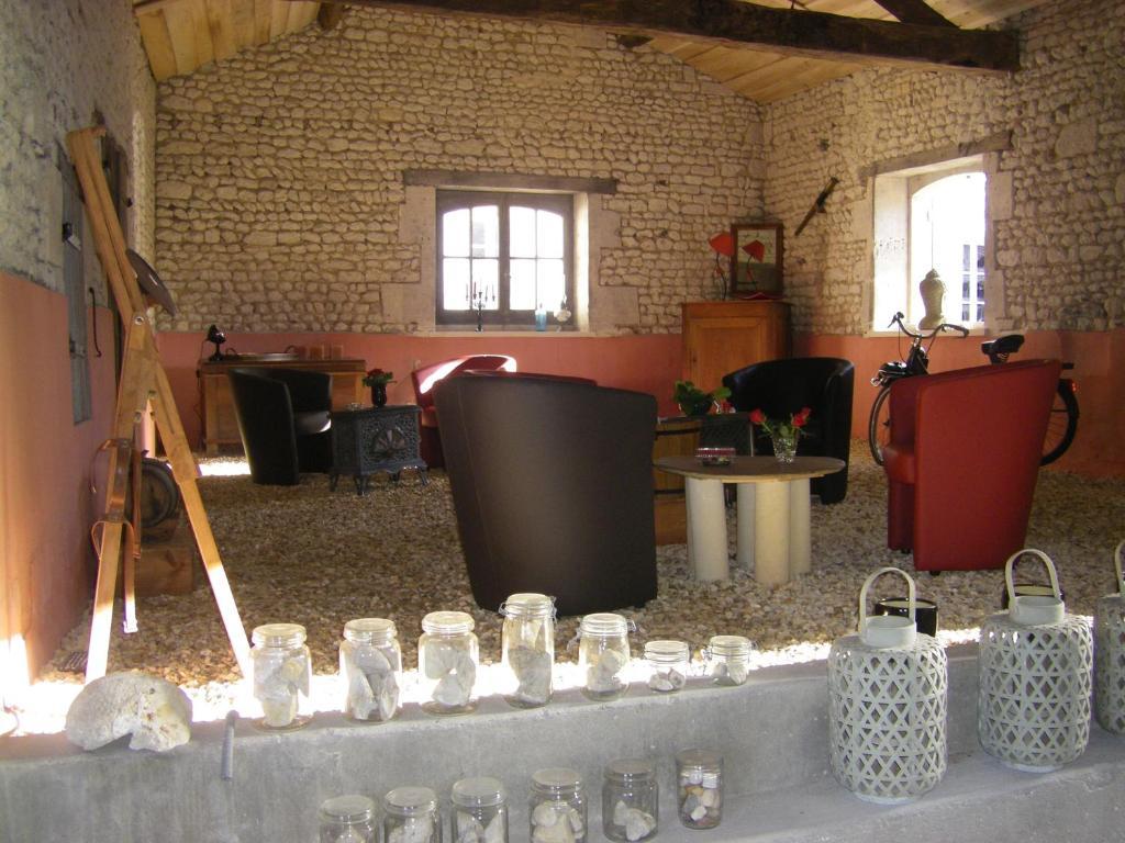 Chambre D'Hotes Clos Des Pierres Blanches Brie-sous-Archiac Kültér fotó